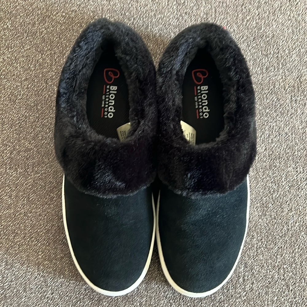 Blondo Suri Waterproof Womens Slip-On Sneaker In Black Suede Faux Fur Lined NWOB